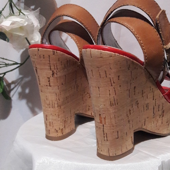 Marc Fisher cork sandals 5.5m Red w leather trim - Picture 3 of 5